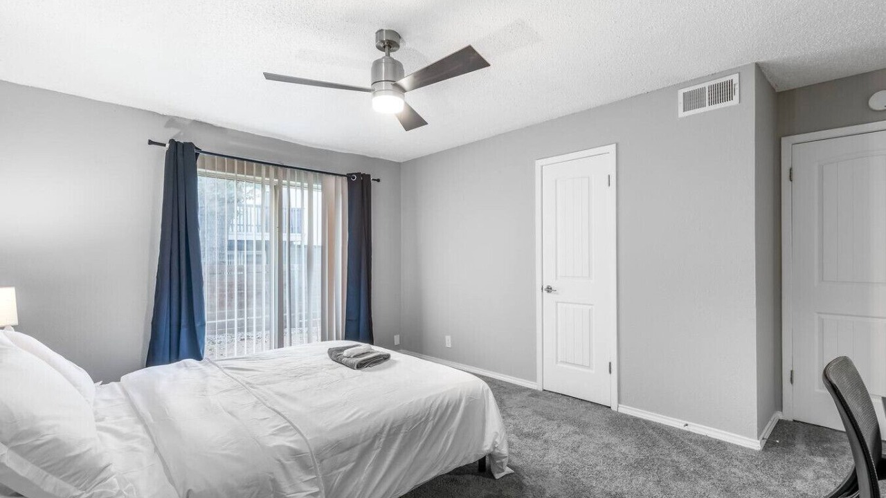 Photo of Bedroom in Central Arlington