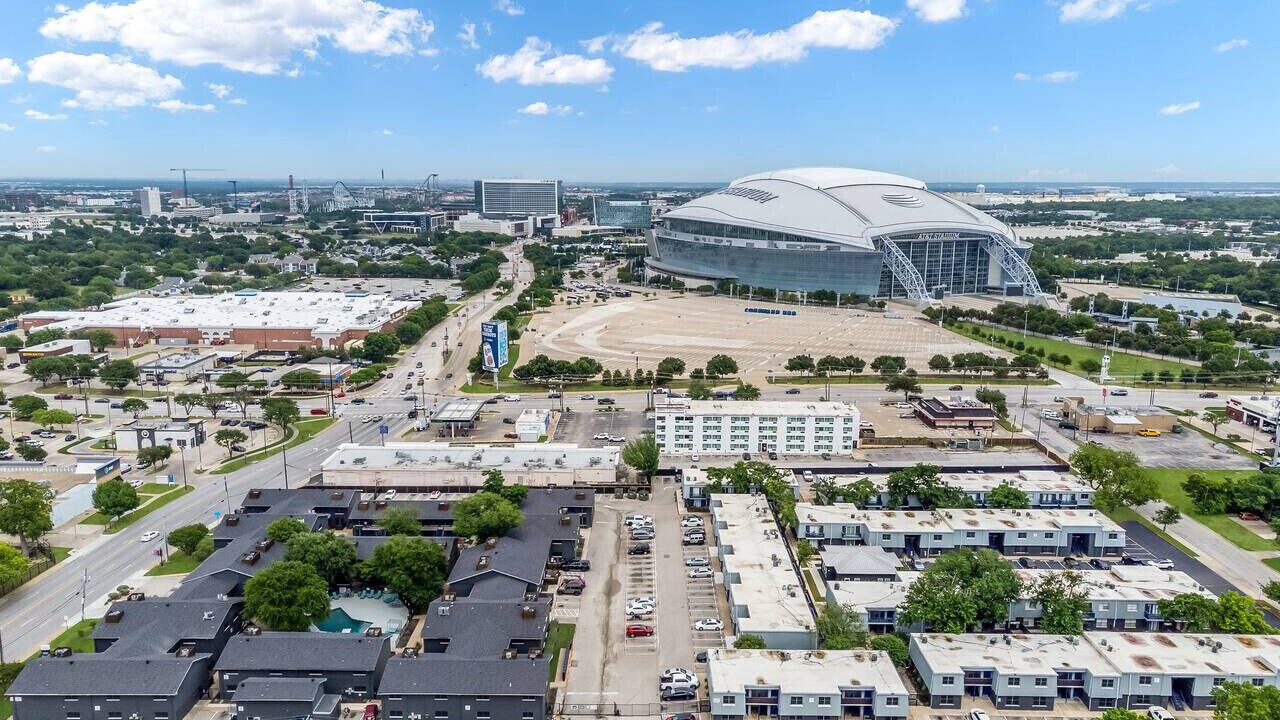 Photo of Outdoor in Central Arlington
