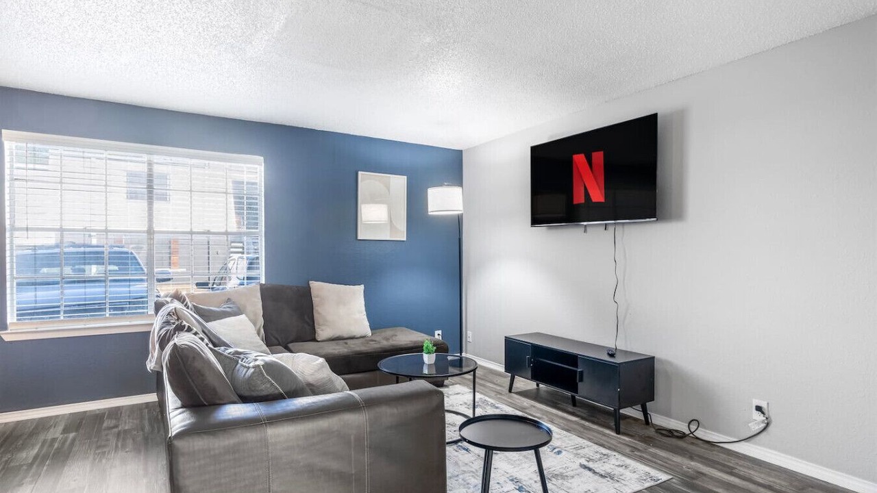 Photo of Livingroom in Central Arlington