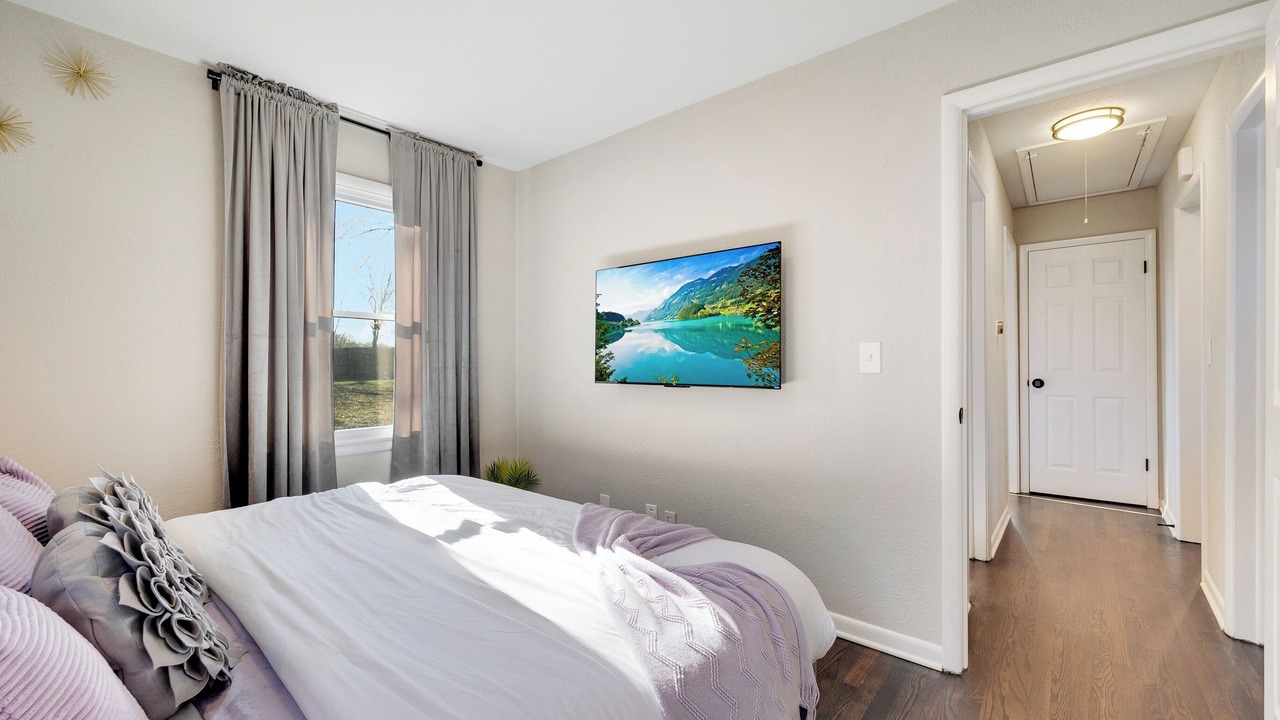 Photo of Bedroom in Lee's Summit