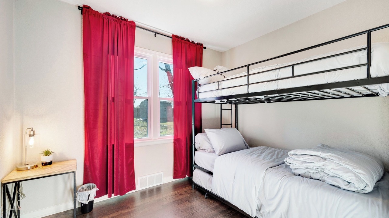 Photo of Bedroom in Lee's Summit
