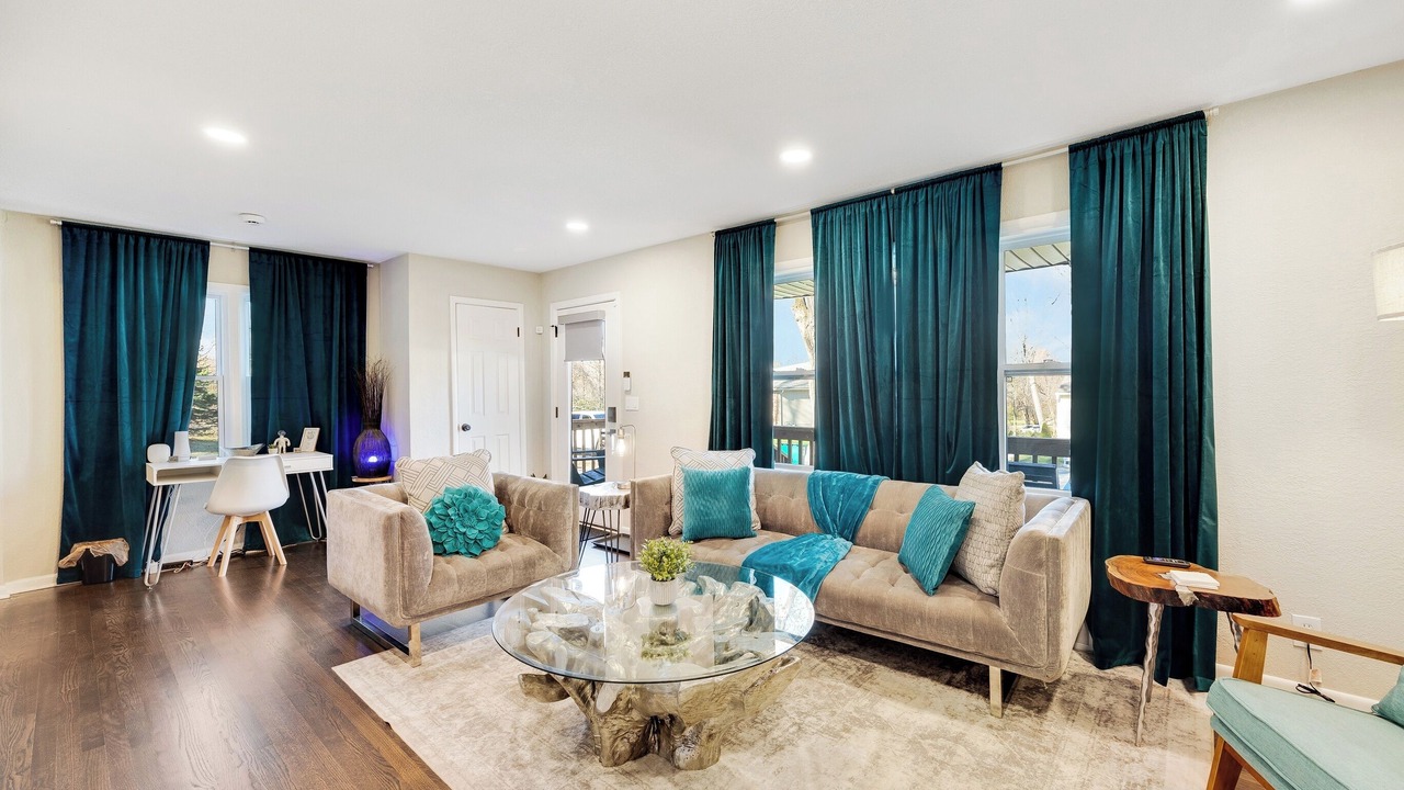 Photo of Livingroom in Lee's Summit