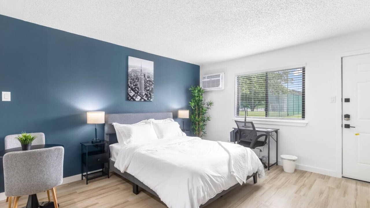 Photo of Bedroom in Haltom City