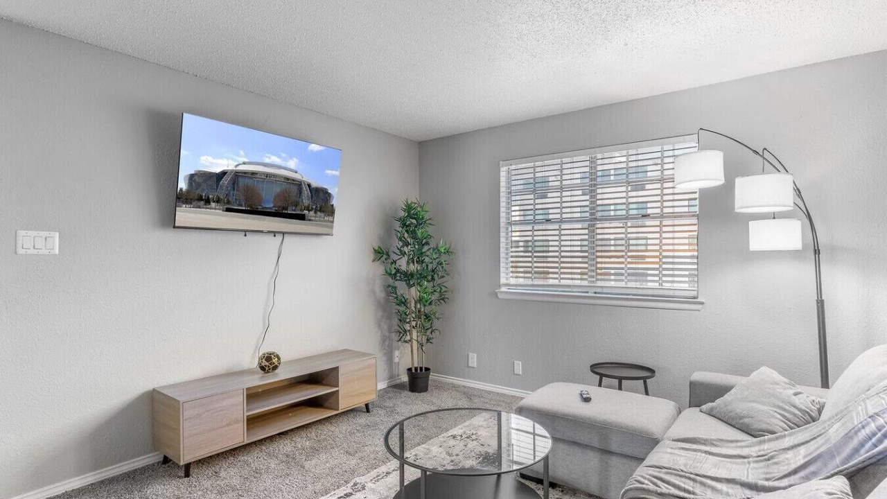 Photo of Livingroom in Central Arlington