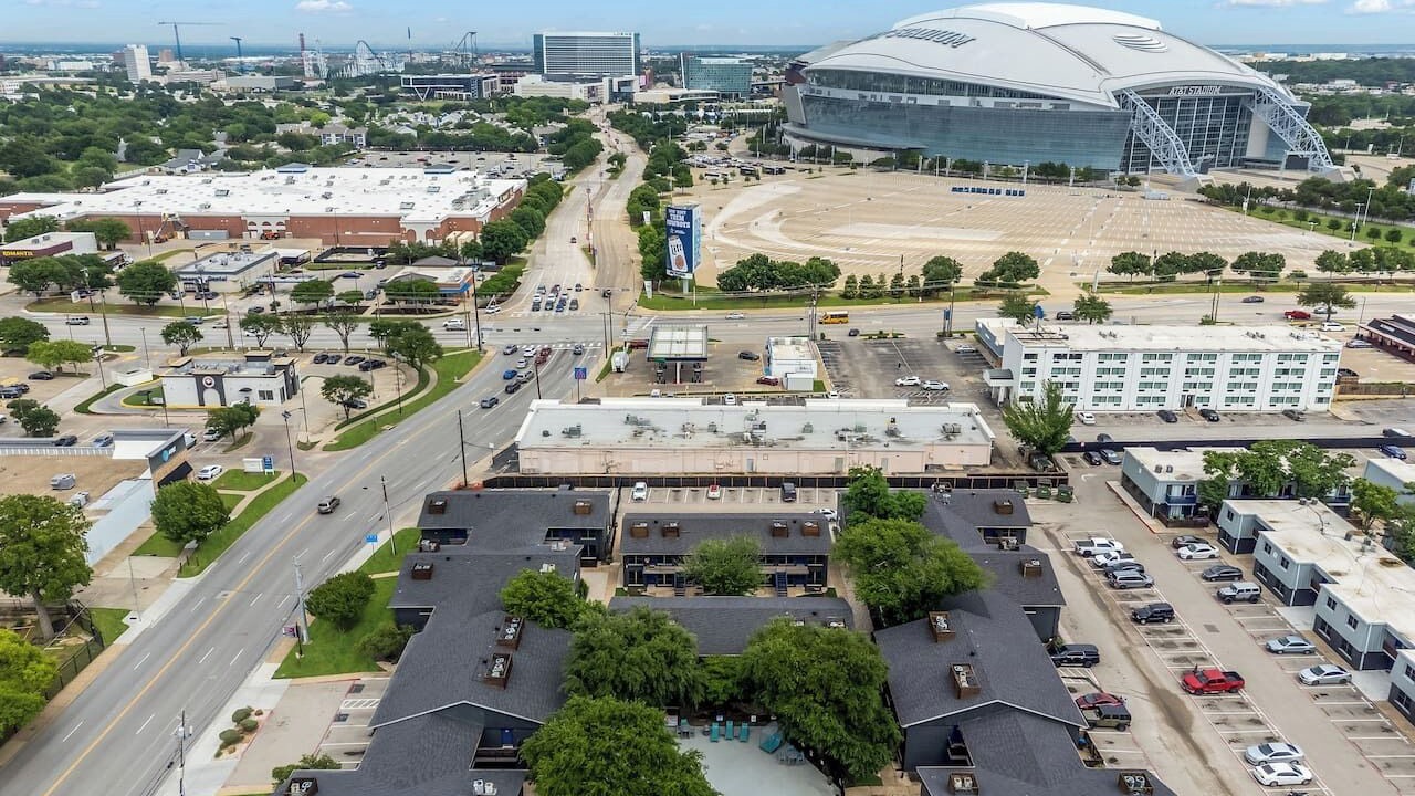 Photo of Outdoor in Central Arlington