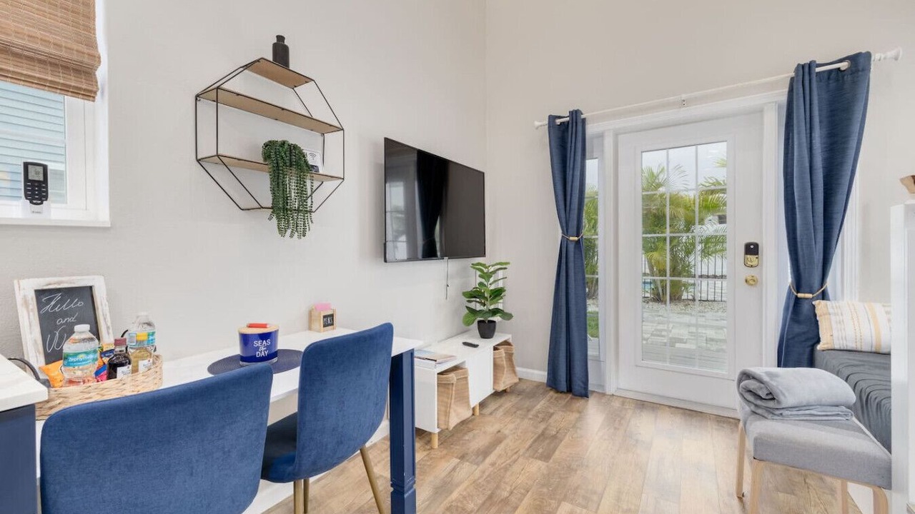 Photo of Livingroom in Downtown Dunedin