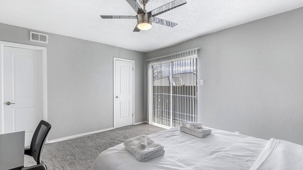 Photo of Bedroom in Central Arlington