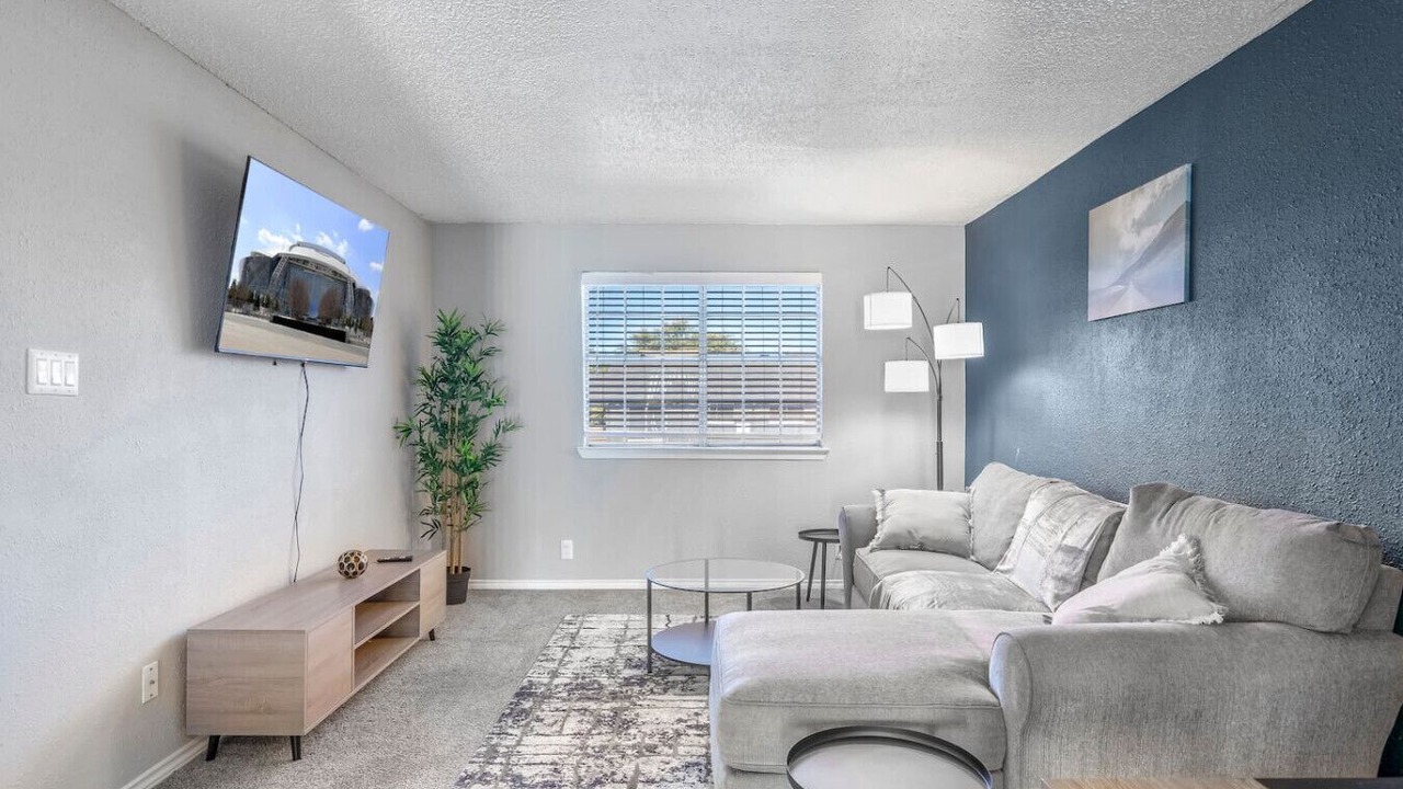 Photo of Livingroom in Central Arlington