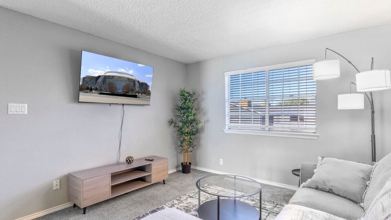 Photo of Livingroom in Central Arlington