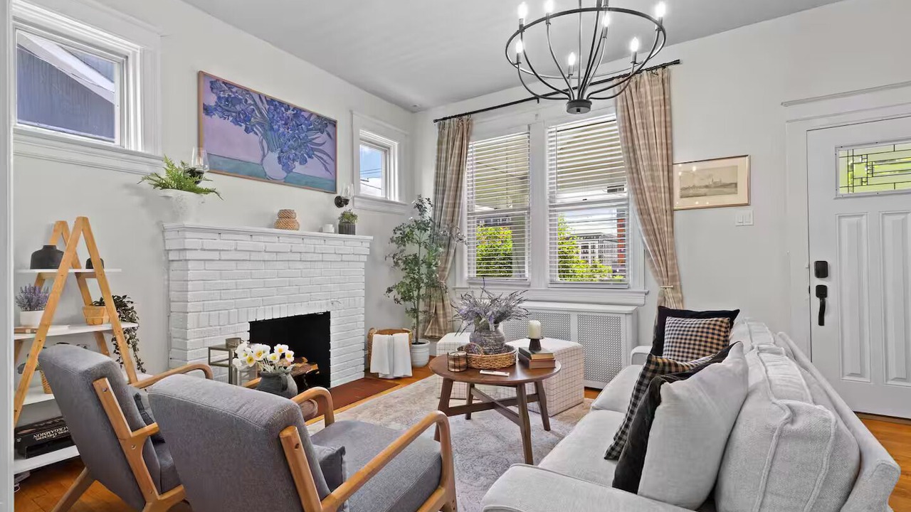 Photo of Livingroom in Northwest