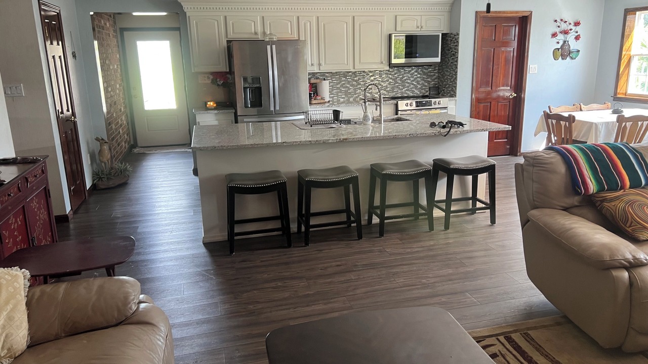 Photo of Livingroom in Cut Off