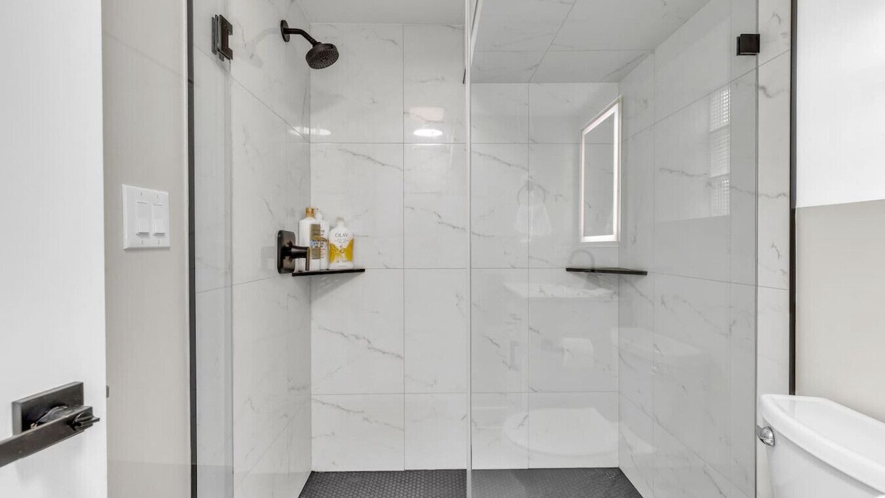 Photo of Bathroom in Maywood