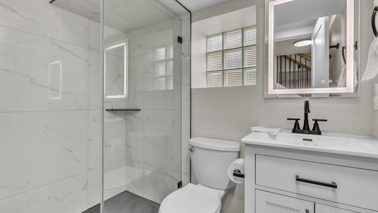 Photo of Bathroom in Maywood