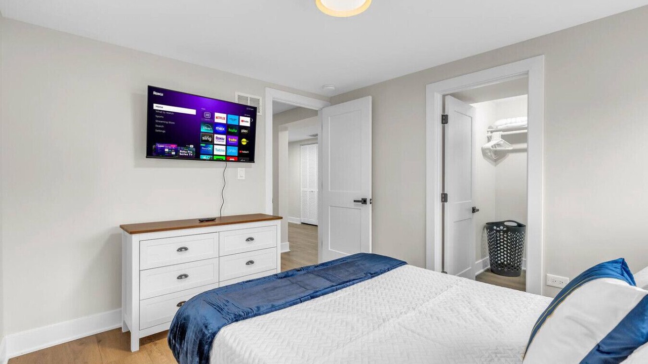 Photo of Bedroom in Maywood