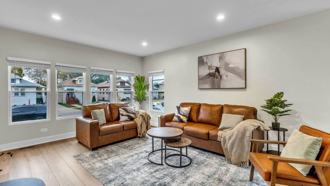 Photo of Livingroom in Maywood