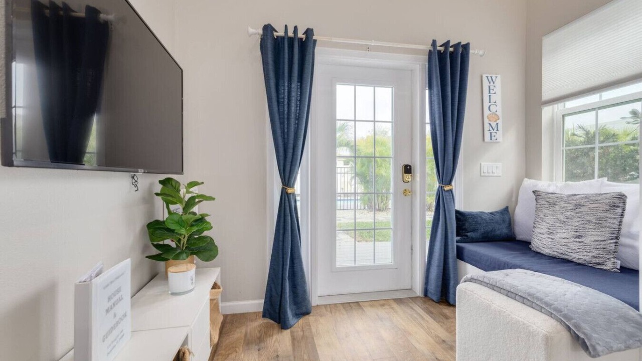 Photo of Livingroom in Downtown Dunedin