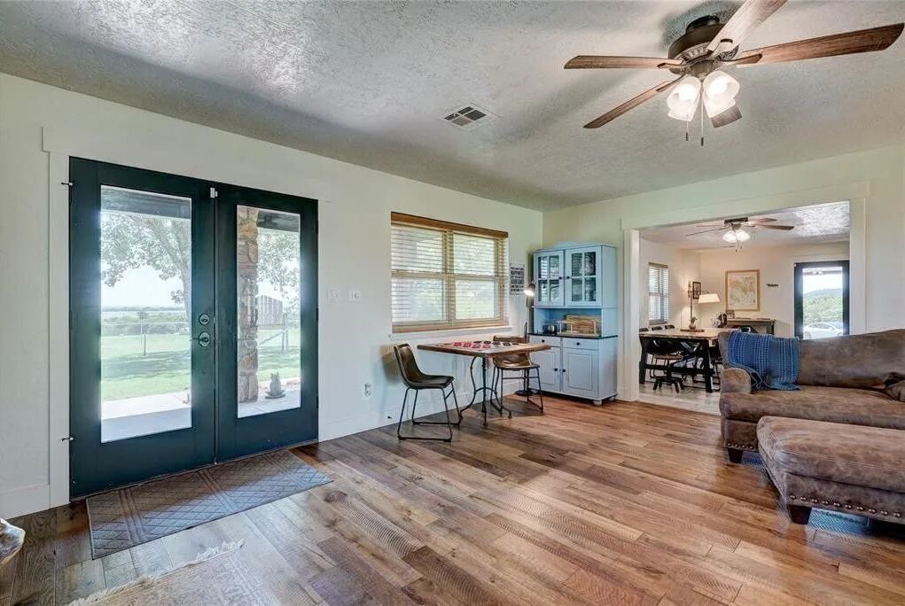 Photo of Livingroom in Lawton