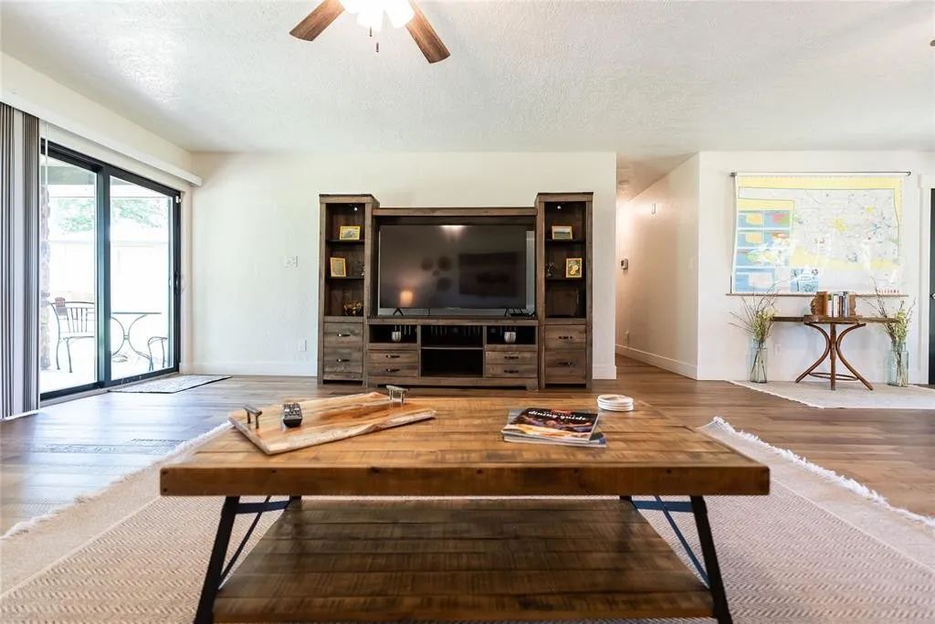 Photo of Livingroom in Lawton