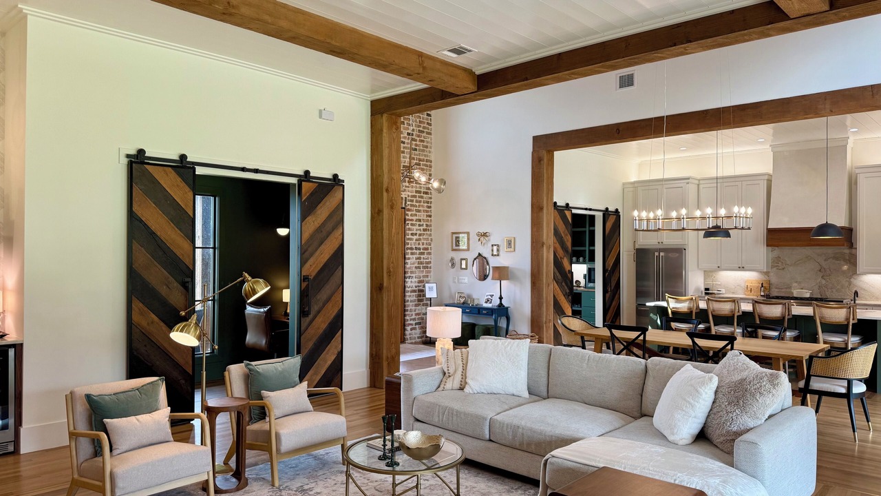 Photo of Livingroom in Round Top