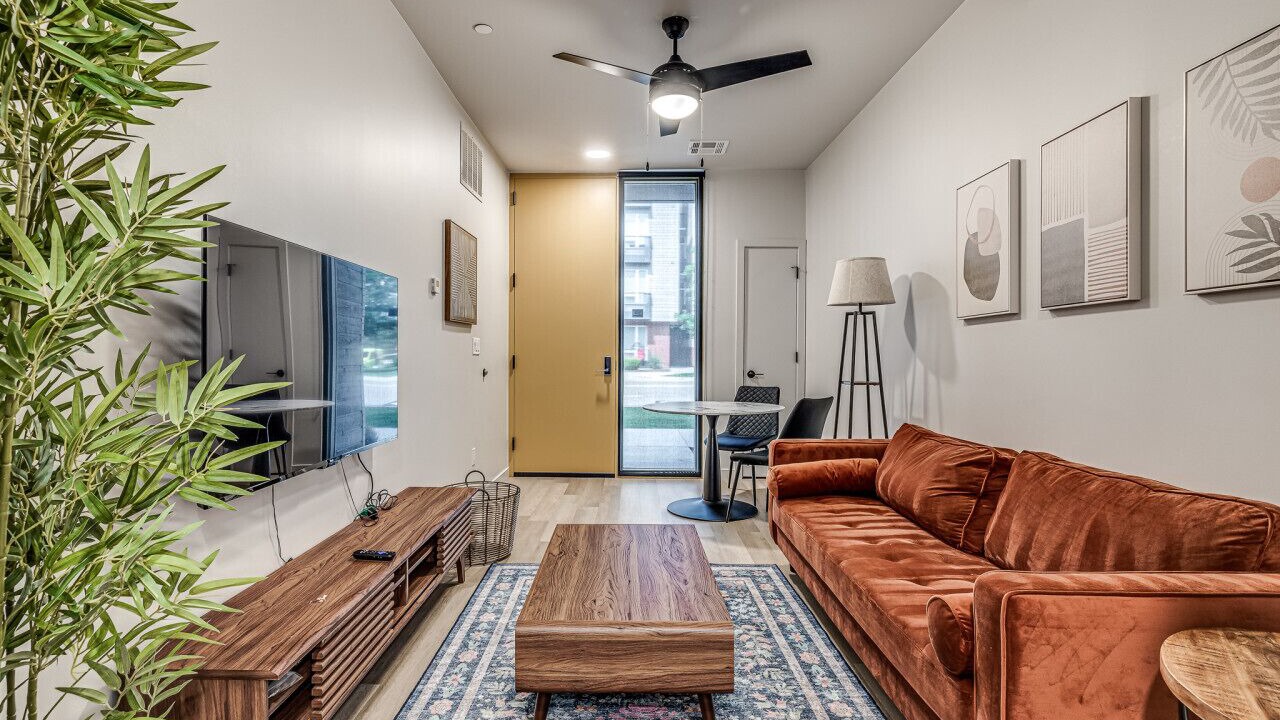 Photo of Livingroom in Midtown