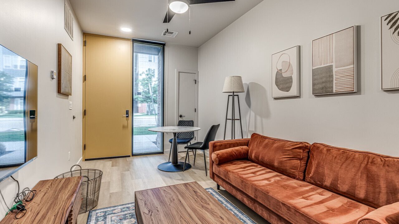 Photo of Livingroom in Midtown