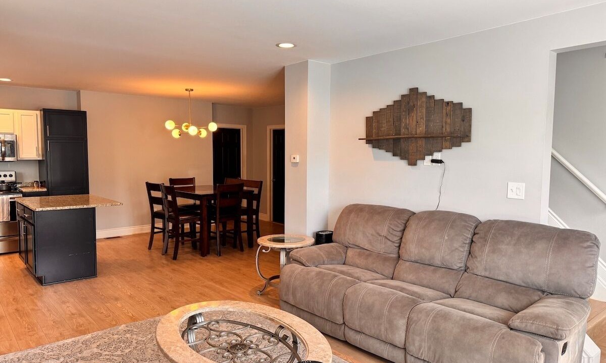 Photo of Livingroom in East Windsor