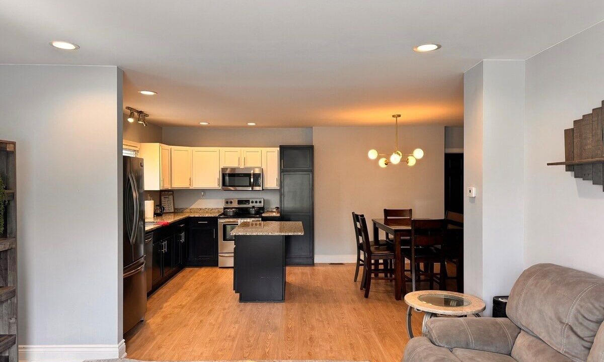 Photo of Livingroom in East Windsor