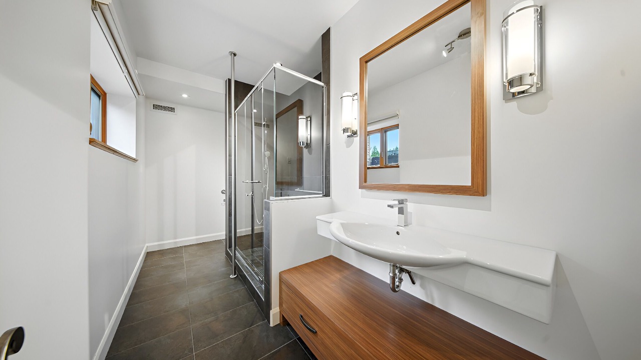 Photo of Bathroom in Saint-Rene