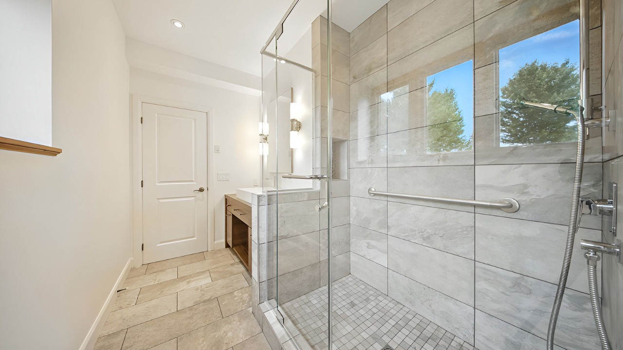 Photo of Bathroom in Saint-Rene