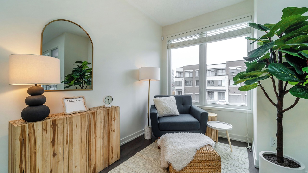 Photo of Livingroom in Oakville