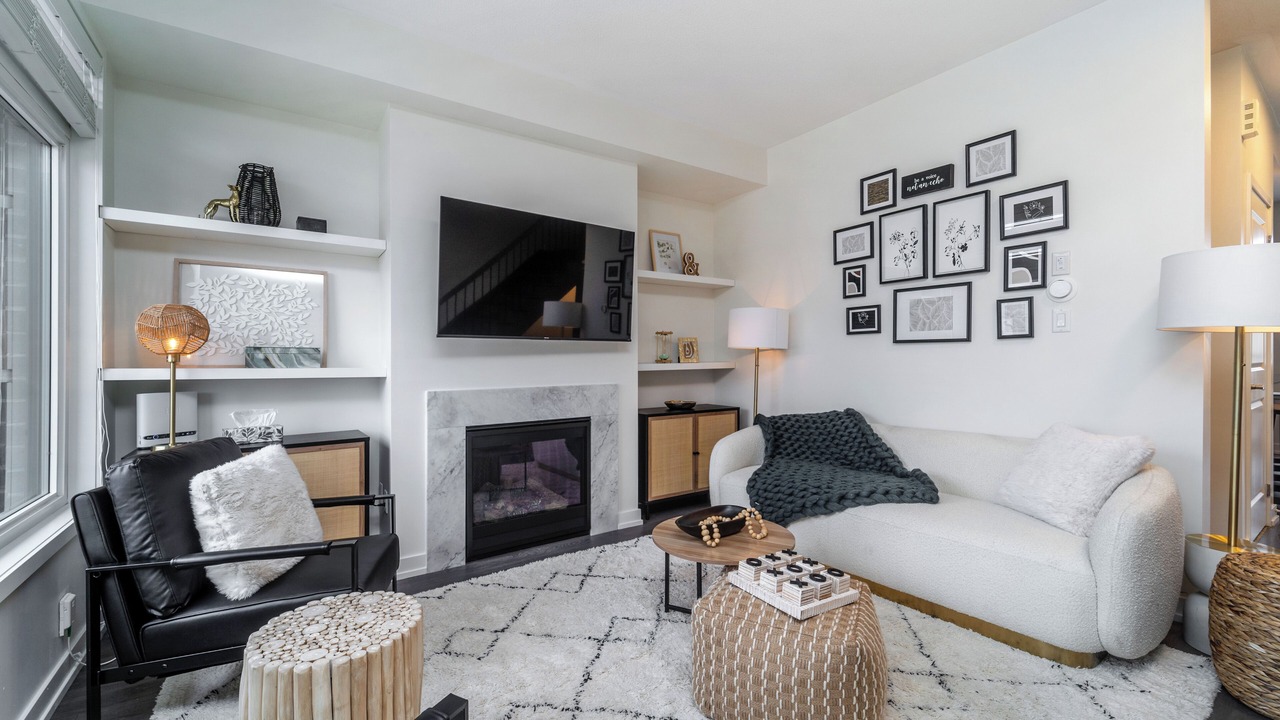 Photo of Livingroom in Oakville