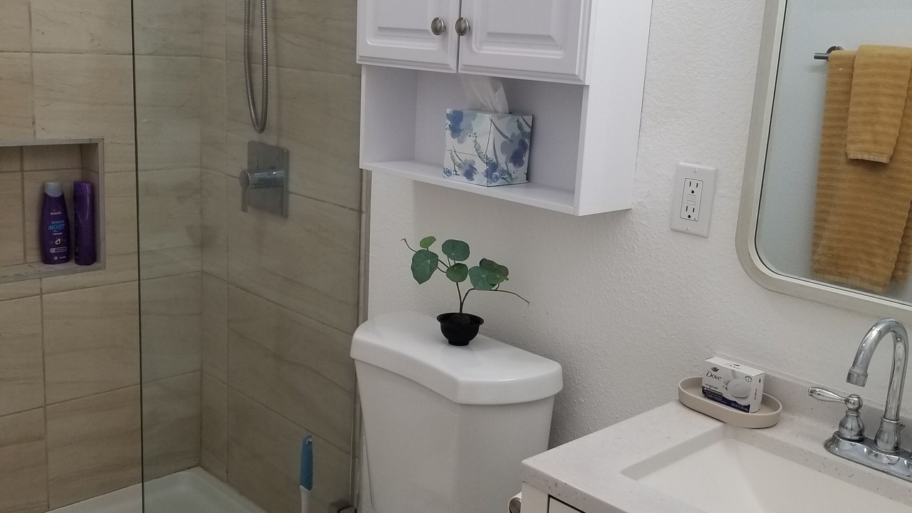 Photo of Bathroom in Winter Gardens