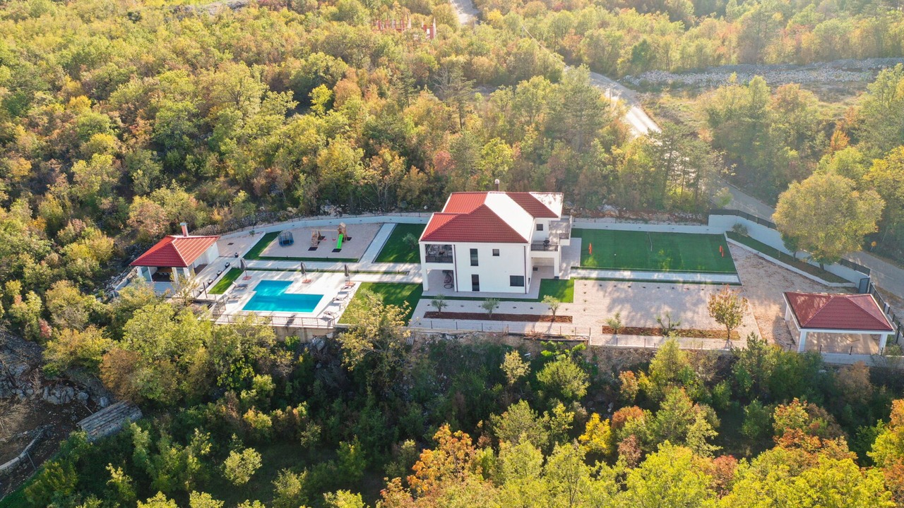 Photo of Outdoor in Grubine