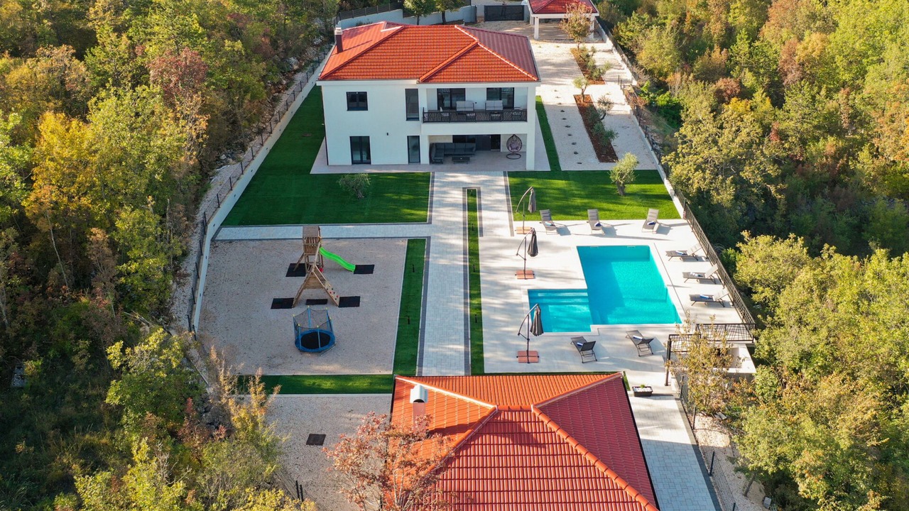 Photo of Outdoor in Grubine