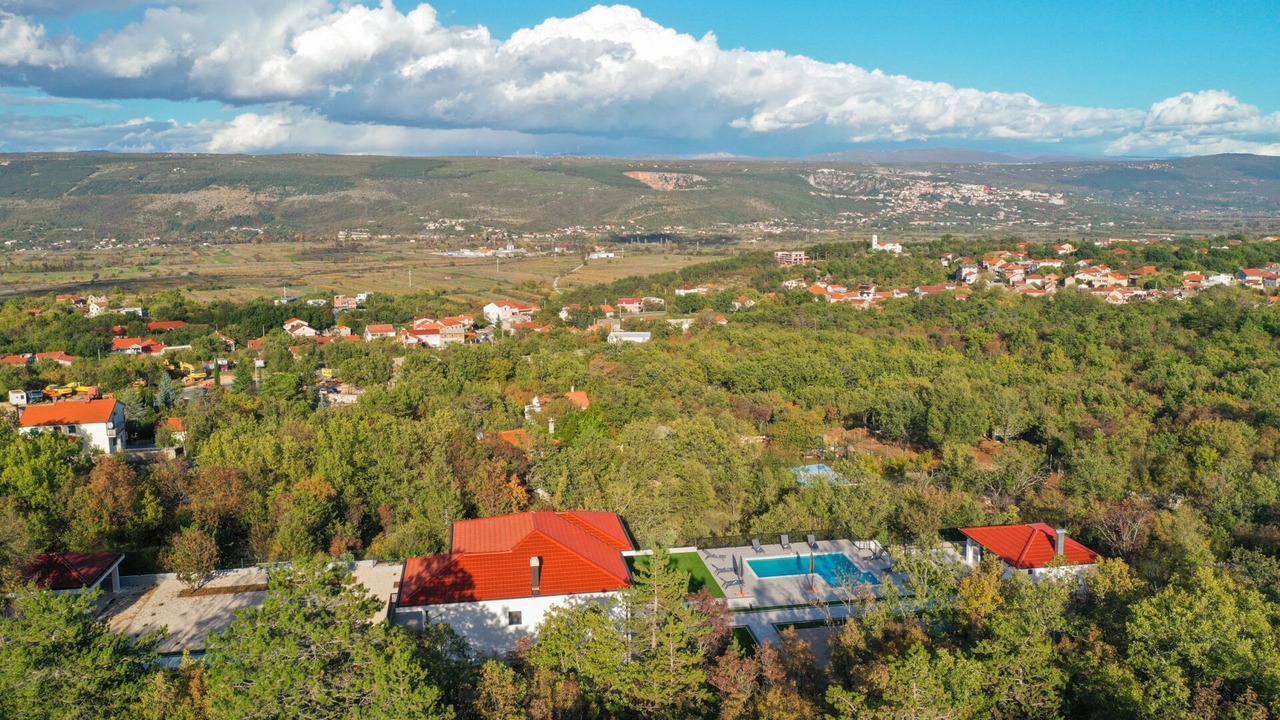 Photo of Outdoor in Grubine