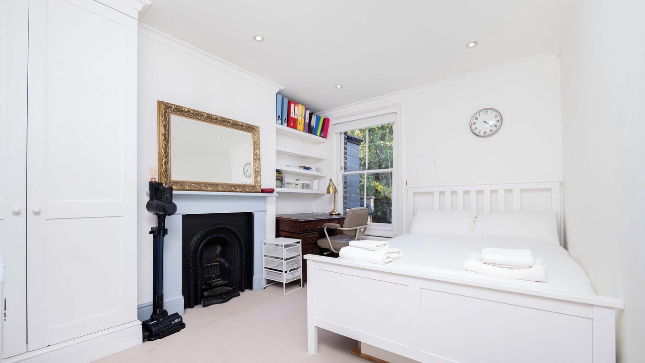 Photo of Bedroom in Askew