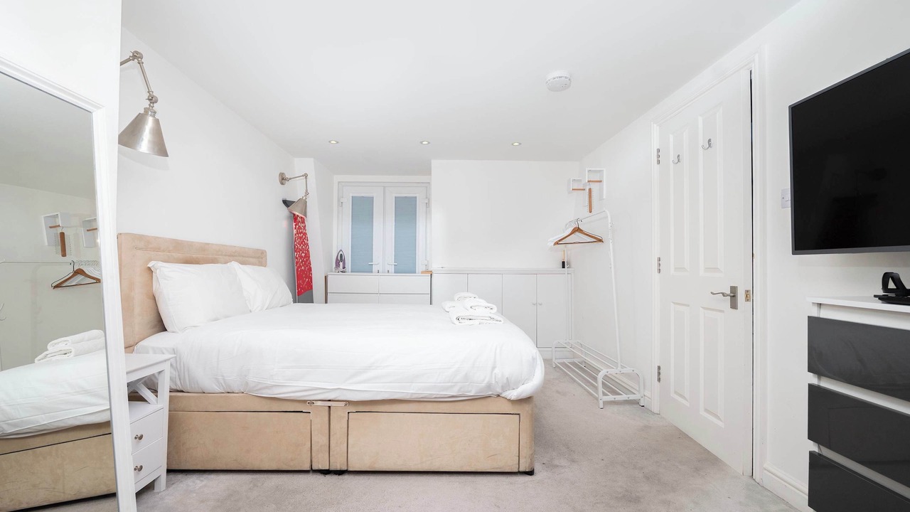 Photo of Bedroom in Askew