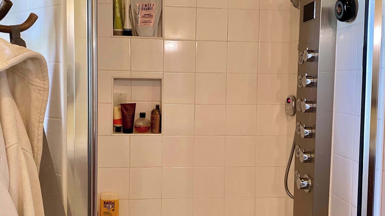 Photo of Bathroom in Ocquerre