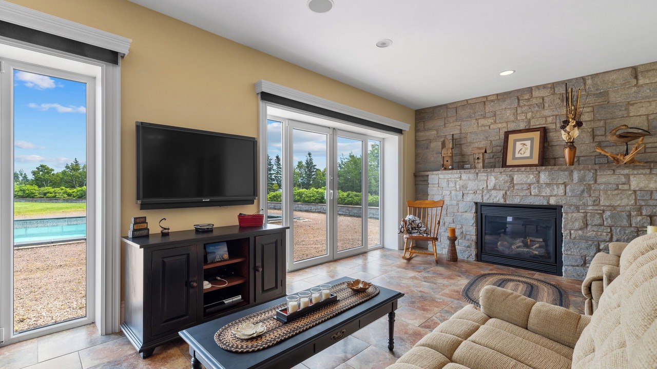 Photo of Livingroom in Mill River East