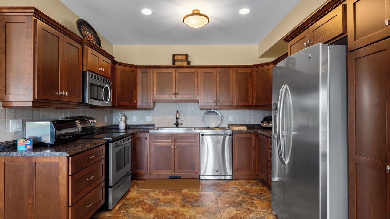 Photo of Kitchen in Mill River East
