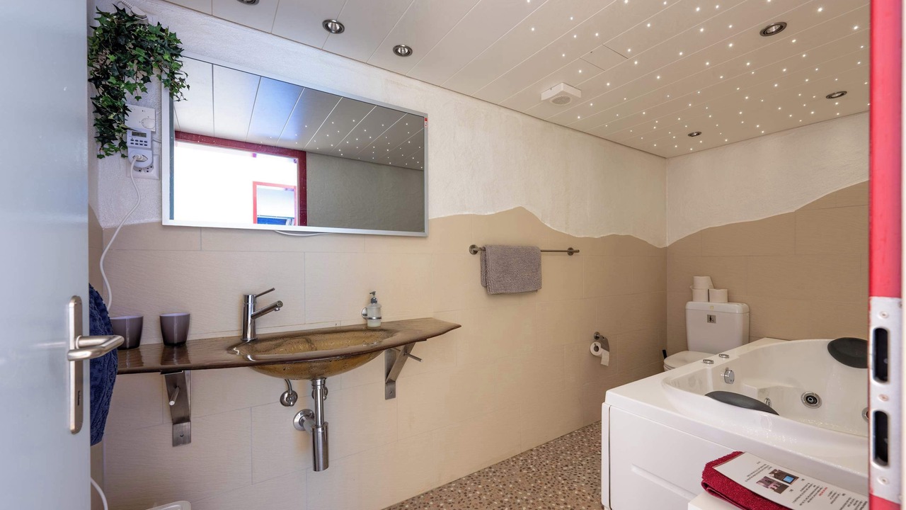 Photo of Bathroom in Nuegg