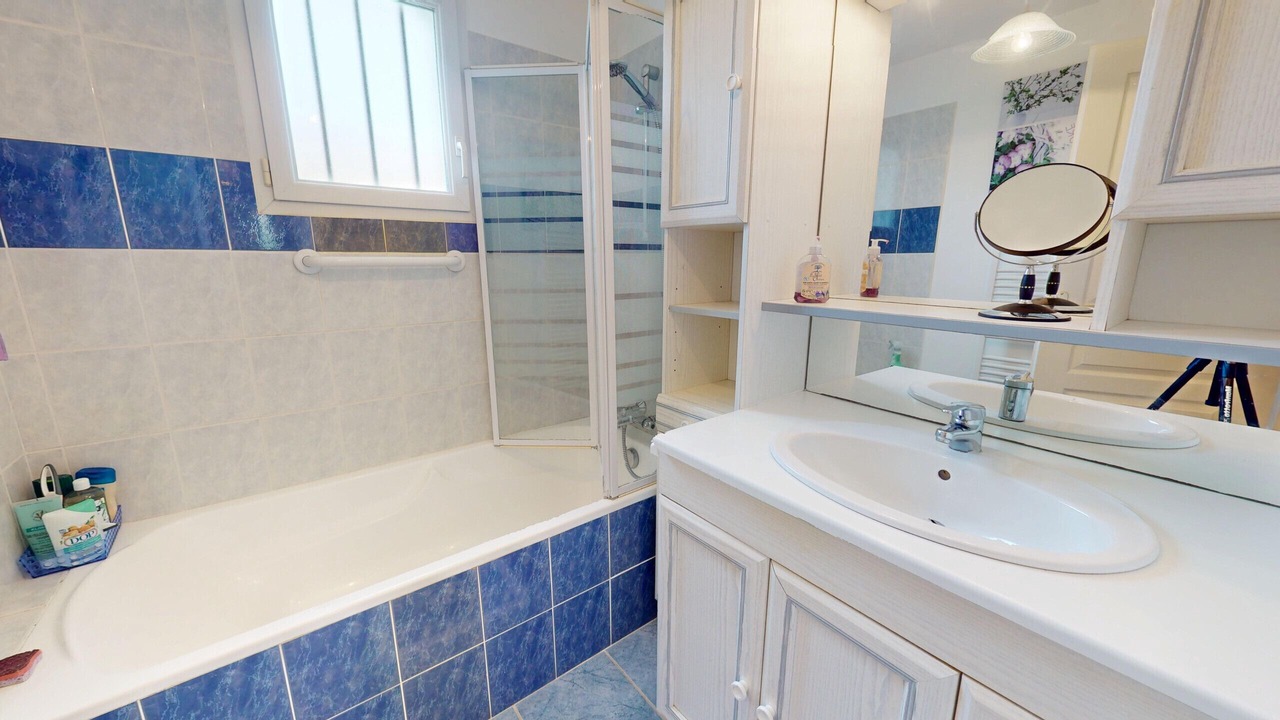 Photo of Bathroom in Saint-Gilles-Croix-de-Vie
