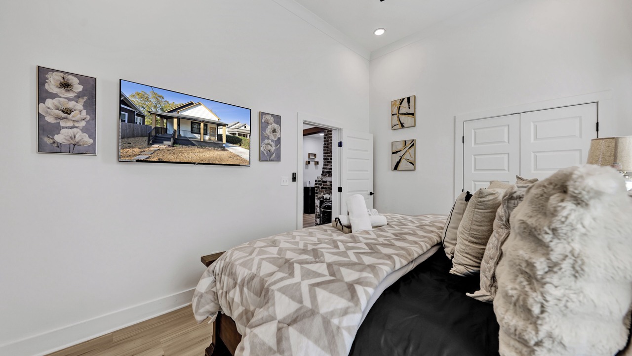 Photo of Bedroom in Forest Park