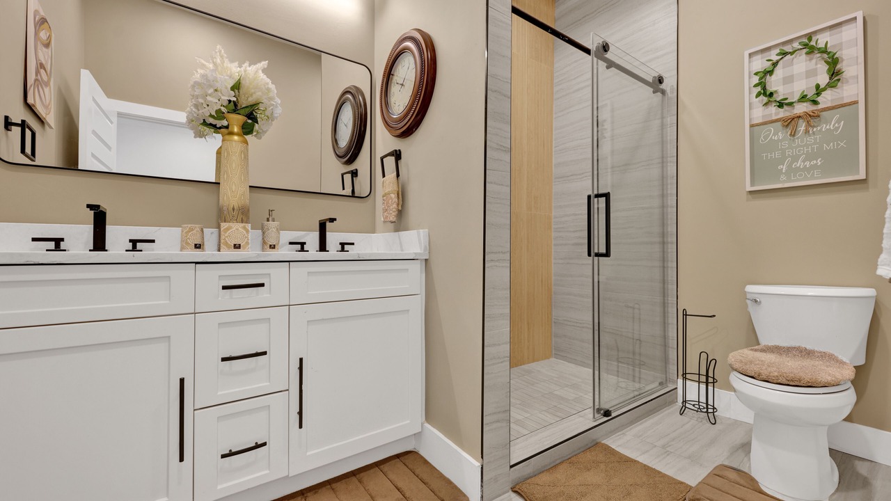 Photo of Bathroom in Forest Park