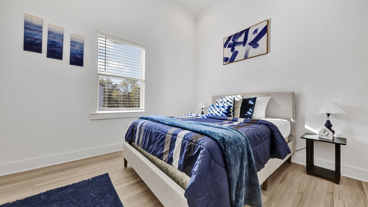 Photo of Bedroom in Forest Park