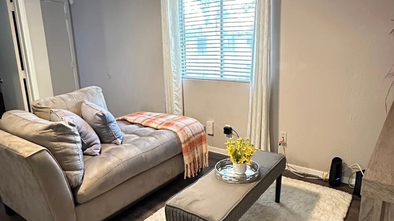 Photo of Livingroom in Dawson