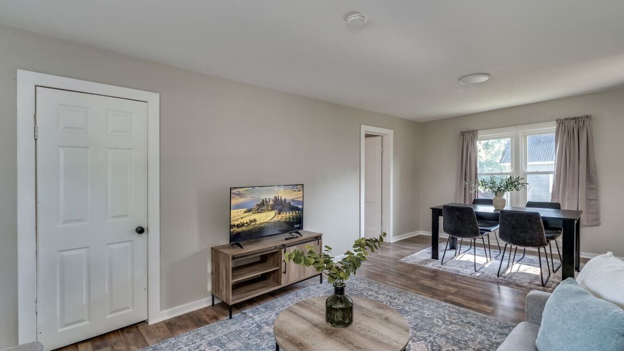 Photo of Livingroom in Watertown