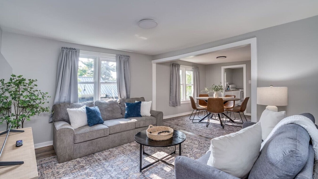 Photo of Livingroom in Watertown