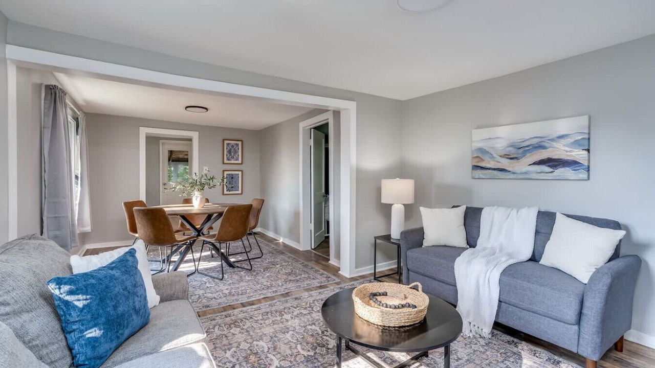 Photo of Livingroom in Watertown