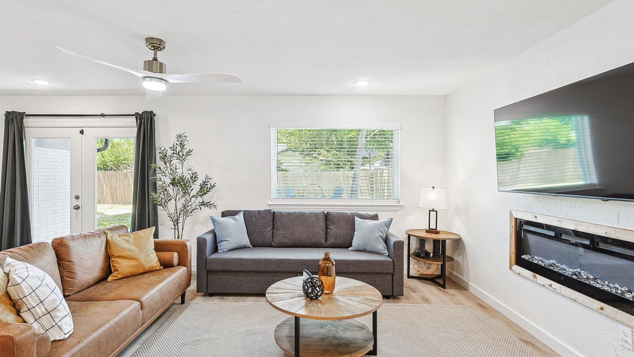 Photo of Livingroom in Irving